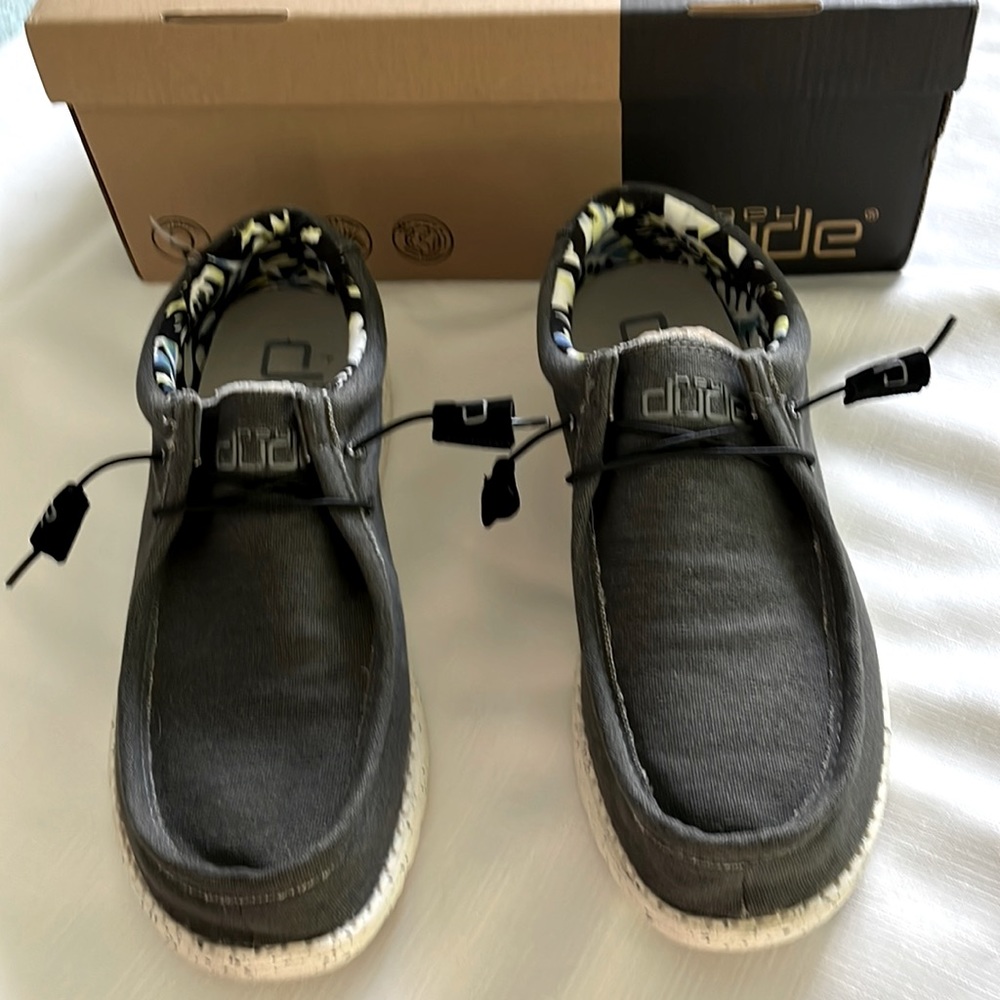 Hey Dude Men’s size US 9 Wally stretch shoe
